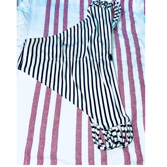 Hollister Swim Bikini Bottom Bathing Suit - Picture 5 of 16